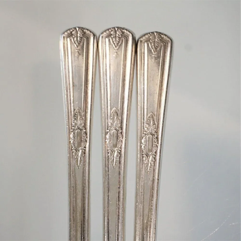 Roberts & Belk Sheffield England 3 Luncheon Knives 1926 Vintage Lyric I Pattern
